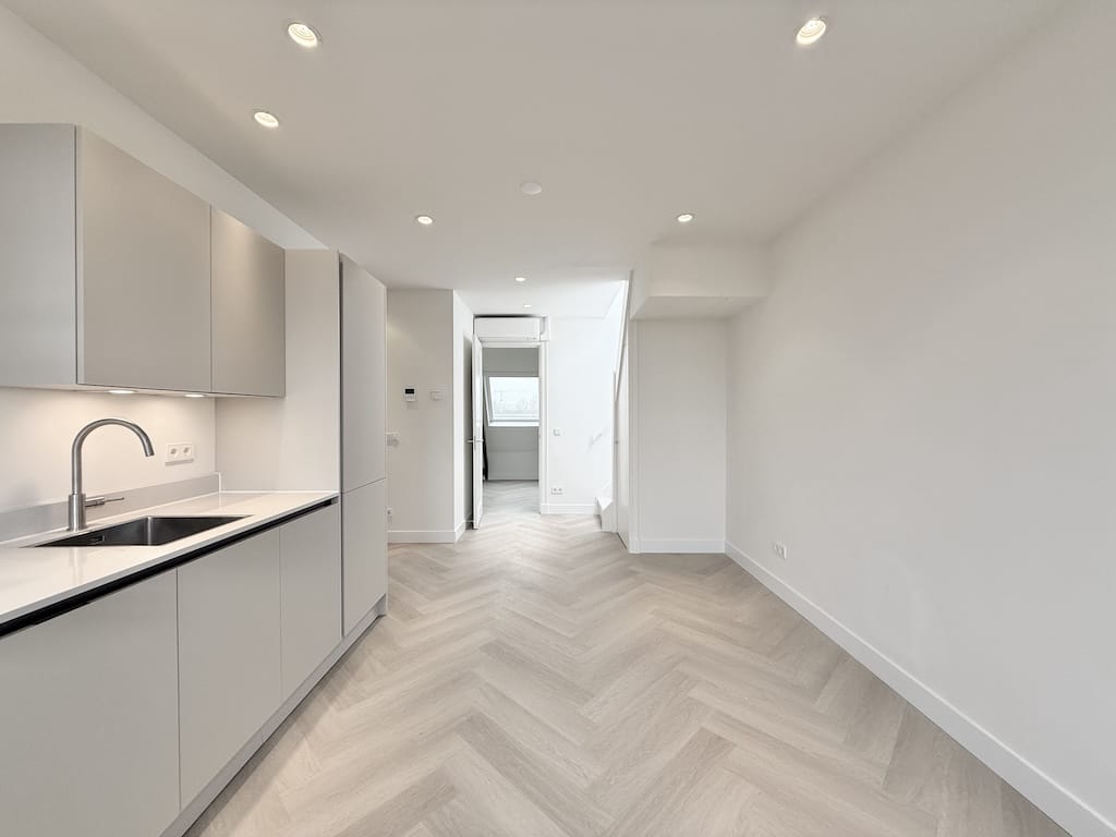 apartments for rent on Overtoom