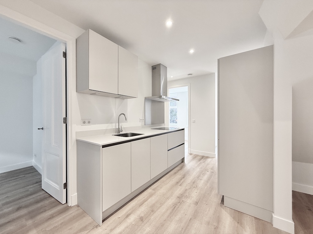 View photo 1/15 of apartment in Amsterdam