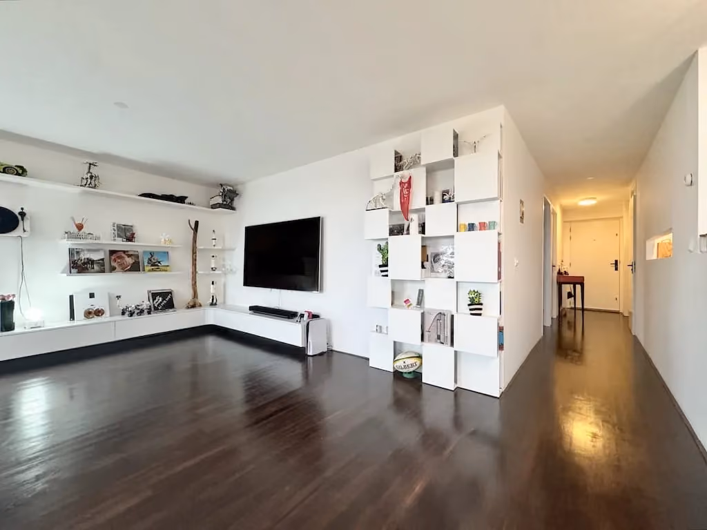 House Image 5