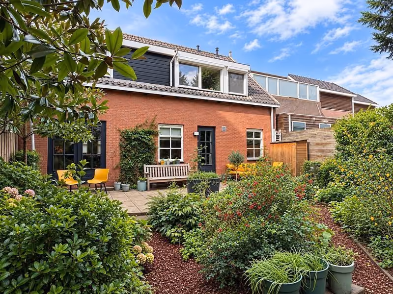 Hoekwoning te koop: Dorpsstraat 67LANDSMEER, Landsmeer