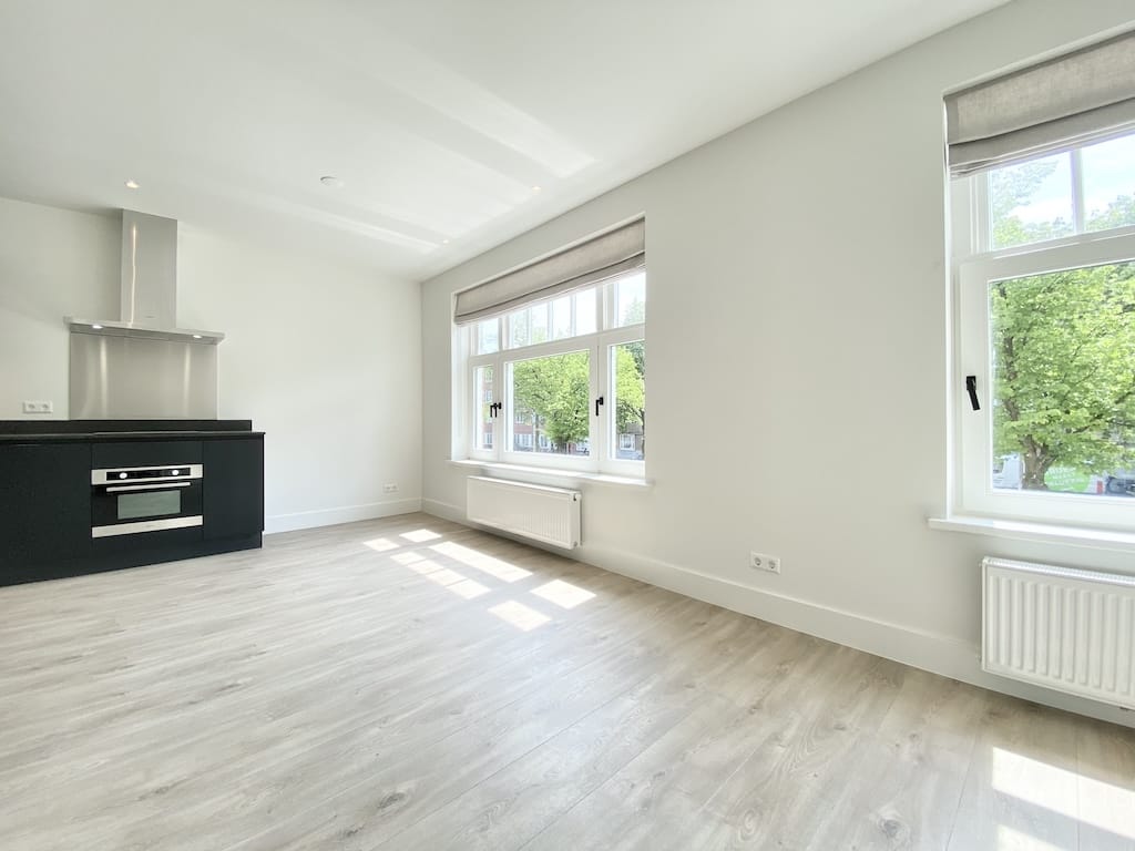 vrije-sector-woningen te huur op Postjesweg 118-2