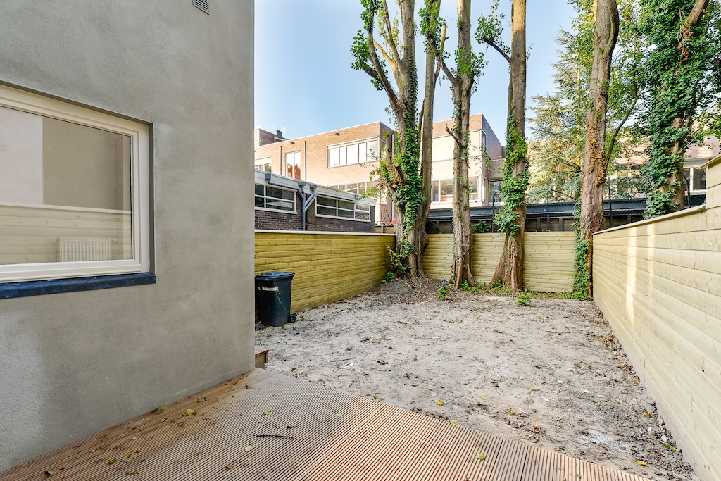 free-sector-houses for rent on Admiraal de Ruijterweg 414-H