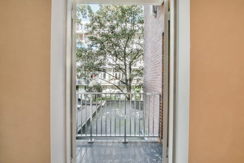 Studio te huur: Kinkerstraat 202-1, Amsterdam