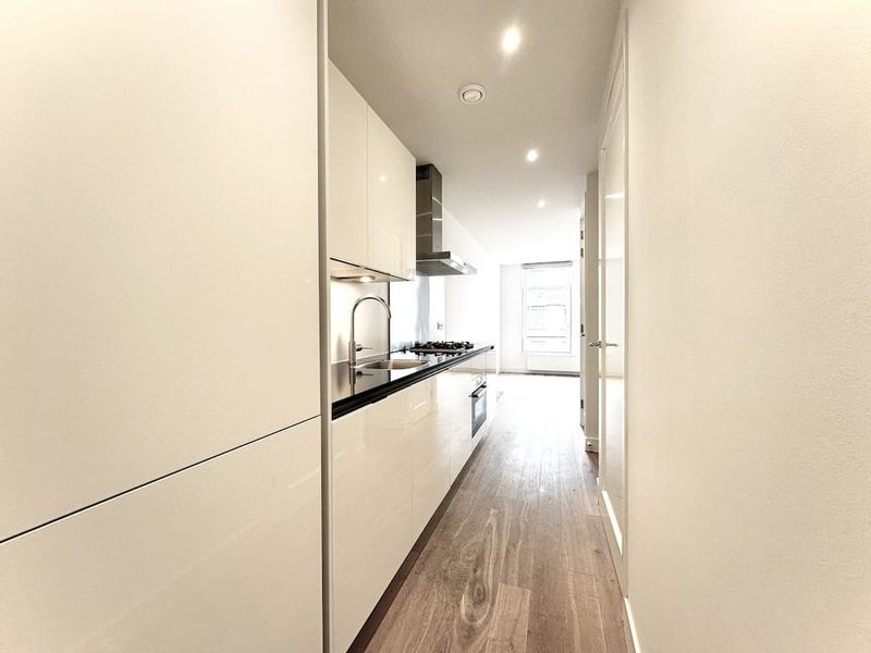 Studio te huur: Kinkerstraat 200-3, Amsterdam