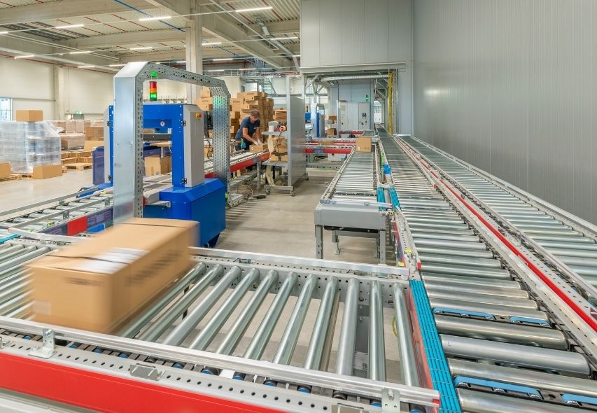 Reisser Schraubentechnik GmbH Logistikzentrum Fördertechnik.