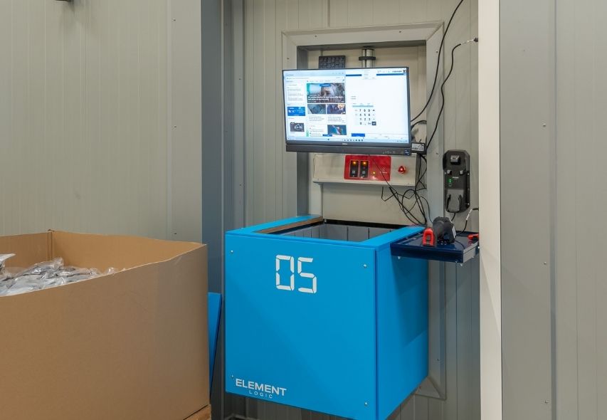 Reisser Schraubentechnik GmbH Logistikzentrum Wareneingangsport am AutoStore.