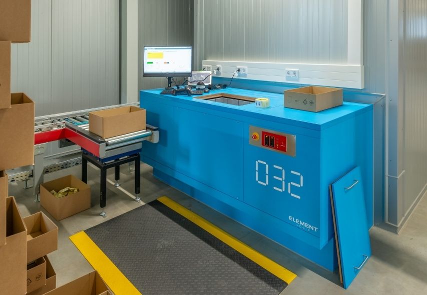 Reisser Schraubentechnik GmbH Logistikzentrum Kommissionierung am AutoStore Port.