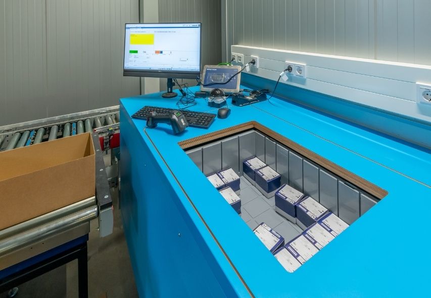 Reisser Schraubentechnik GmbH Logistikzentrum Kommissionierung am AutoStore Port.