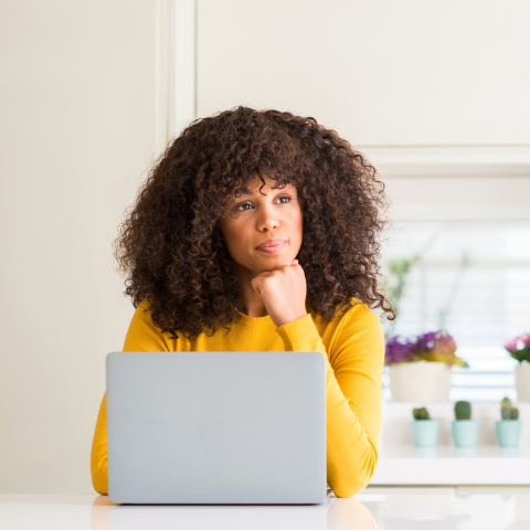Financial advisor answering a customer's questions about short-term loans