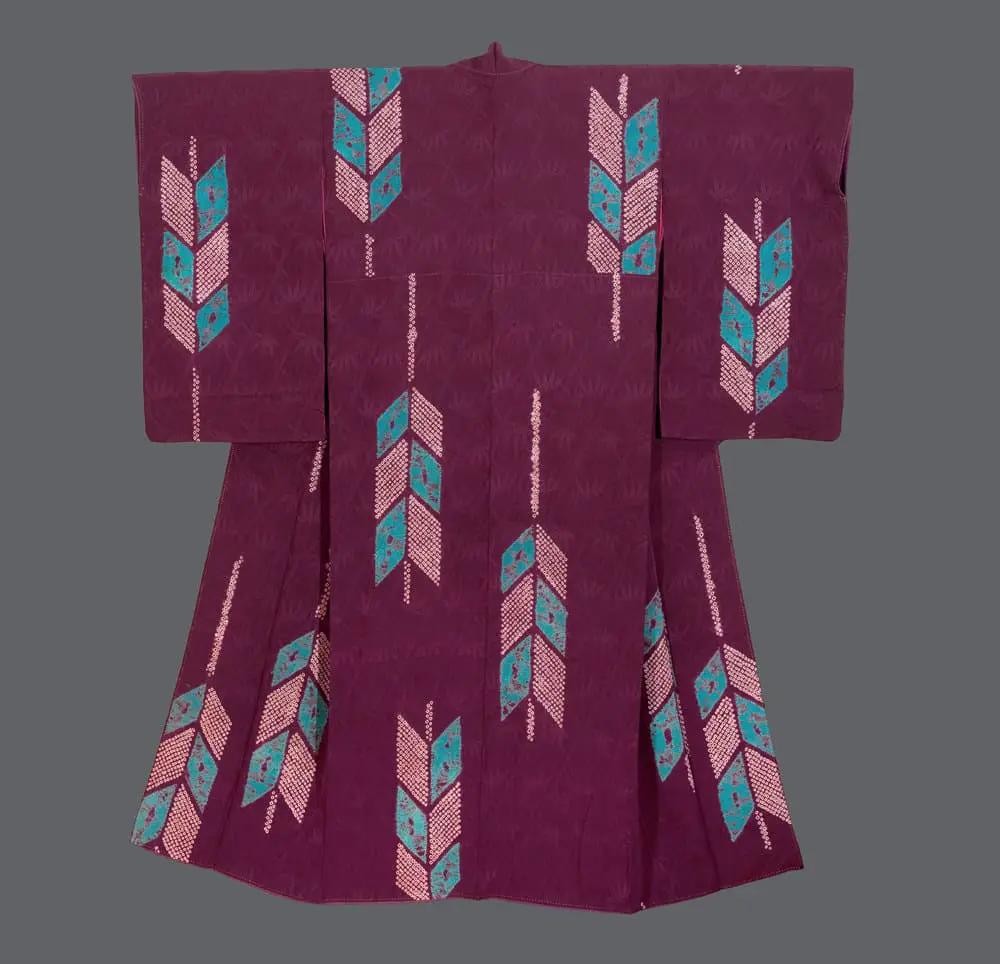 Arrow-feather-motif Kimono