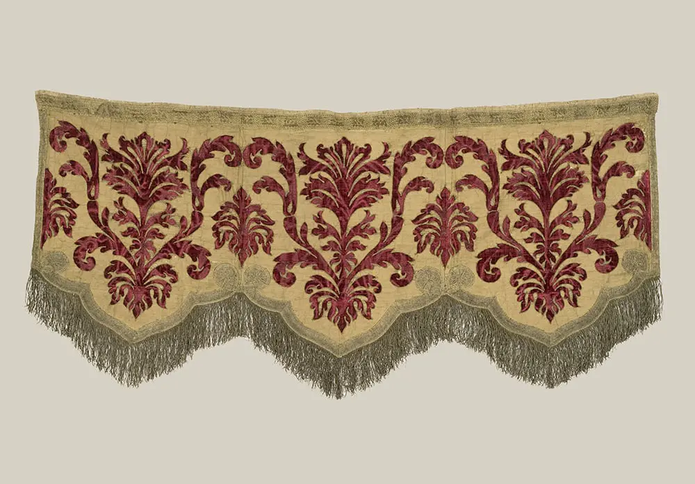 Italian Velvet Applique Valance