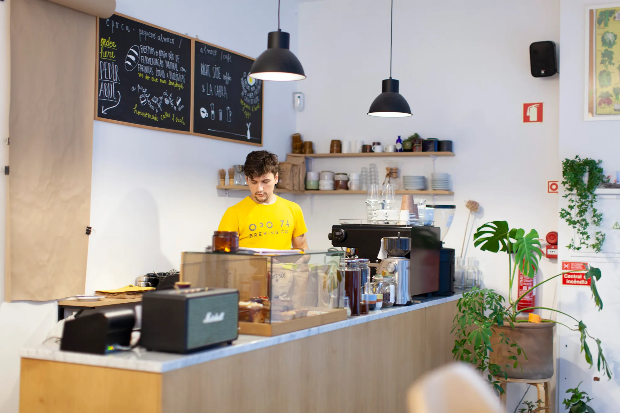 Época, one of our favourite coffee shops in Porto.