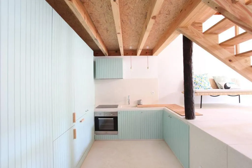 Wood & Blue House, townhouse in Lordelo do Ouro, Porto