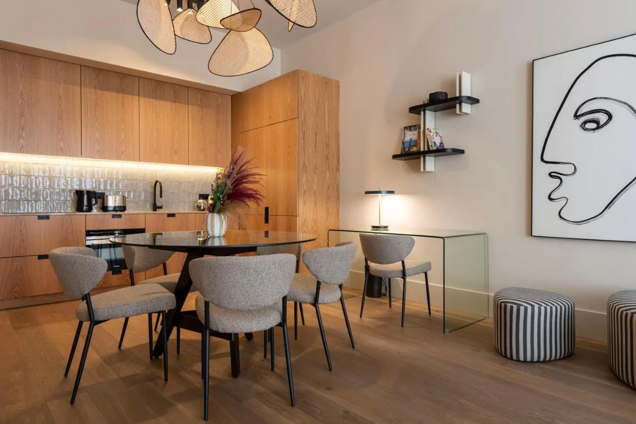 Ando Living — Santa Catarina House, serviced apartments in Porto
