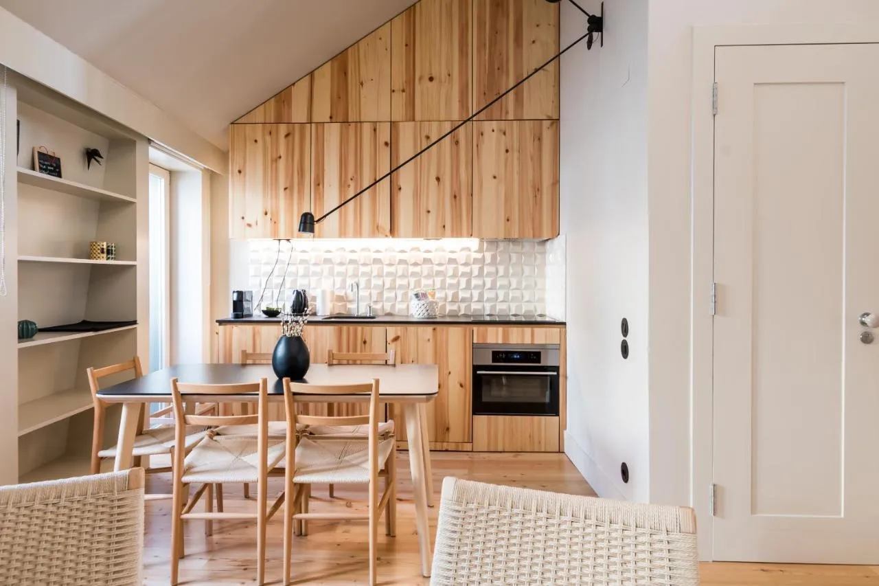 Casas na Portuguesa, serviced apartments in Bica, Lisbon