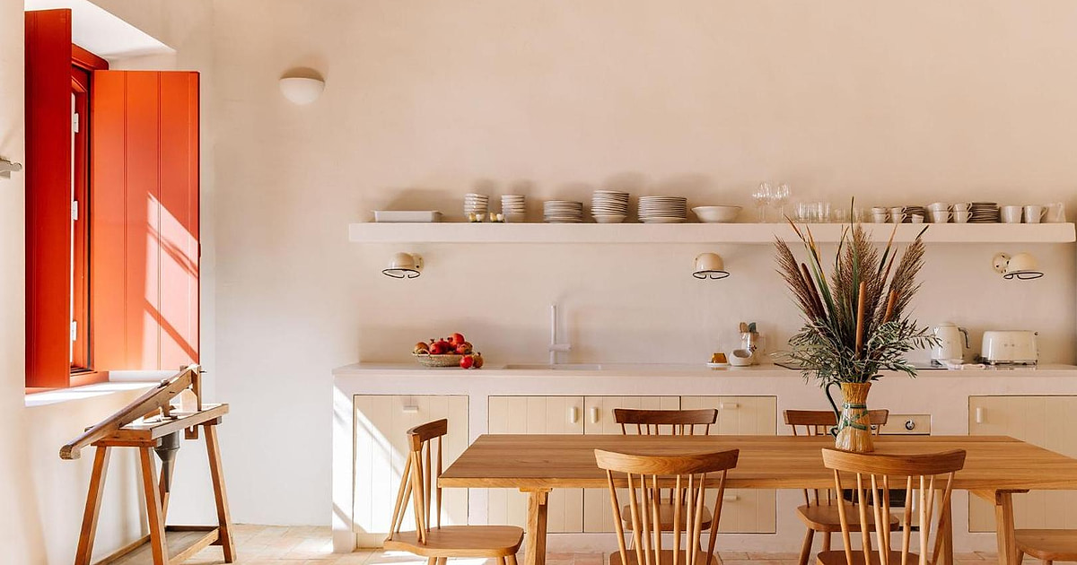 24 Houses and Villas in the Algarve