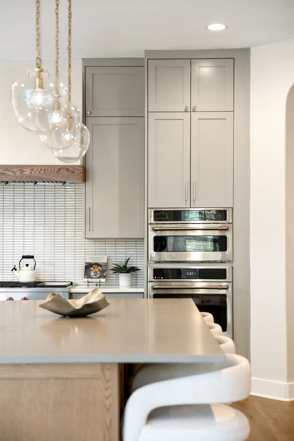 Bright and Airy Modern Kitchen Design