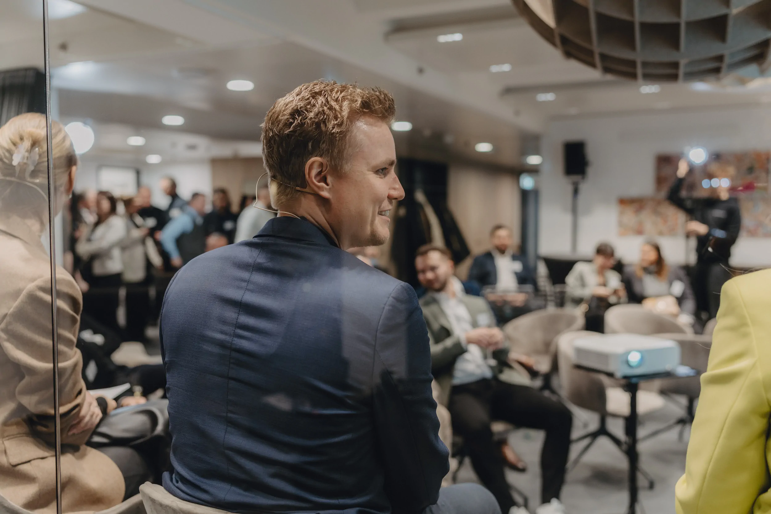 Blick ins Publikum während des Vortrags beim White Bird KI-Event in Frankfurt