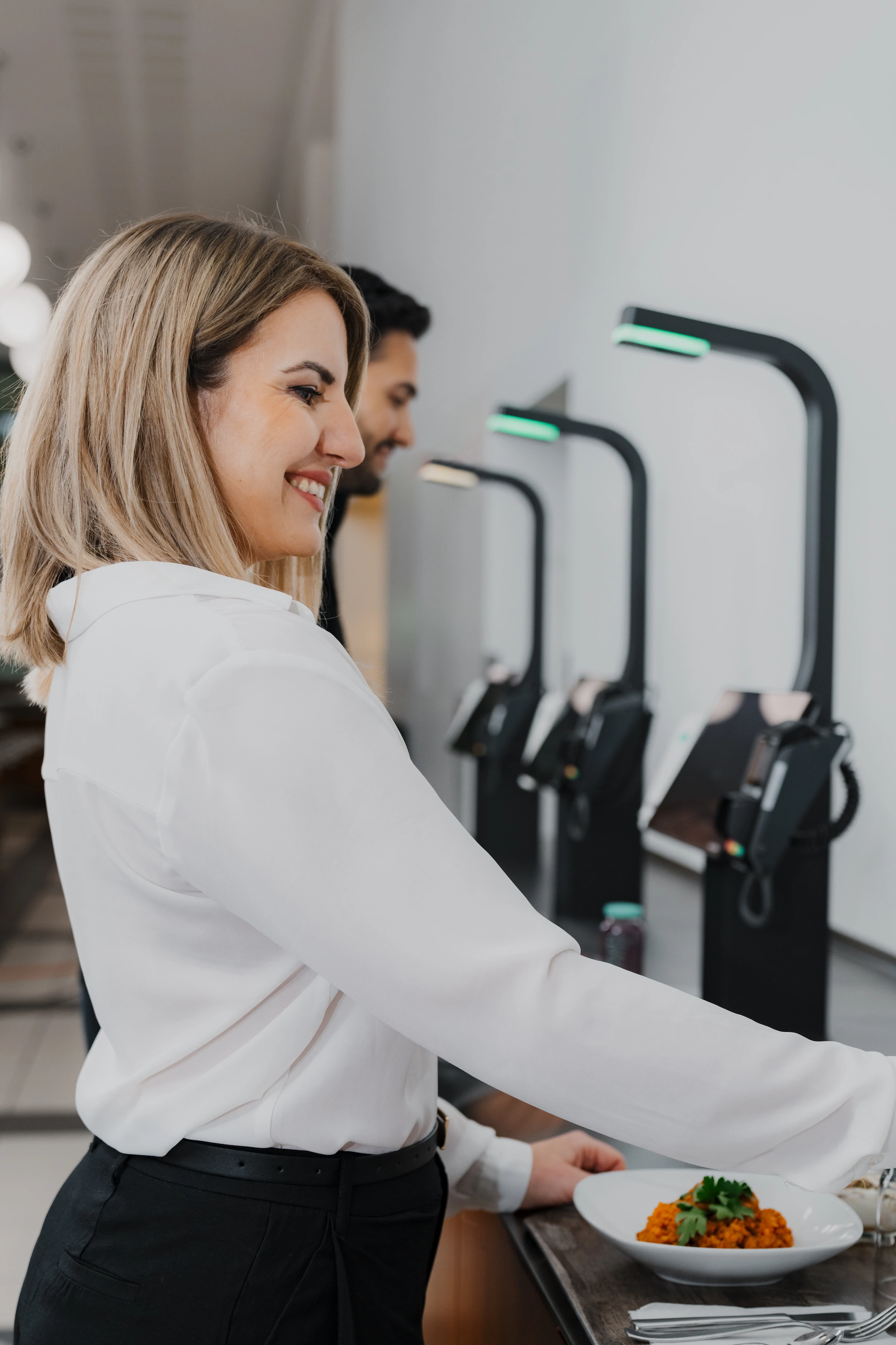 Professionelles Kampagnenshooting Visioncheckout – Kreativkonzept Klein & Rose