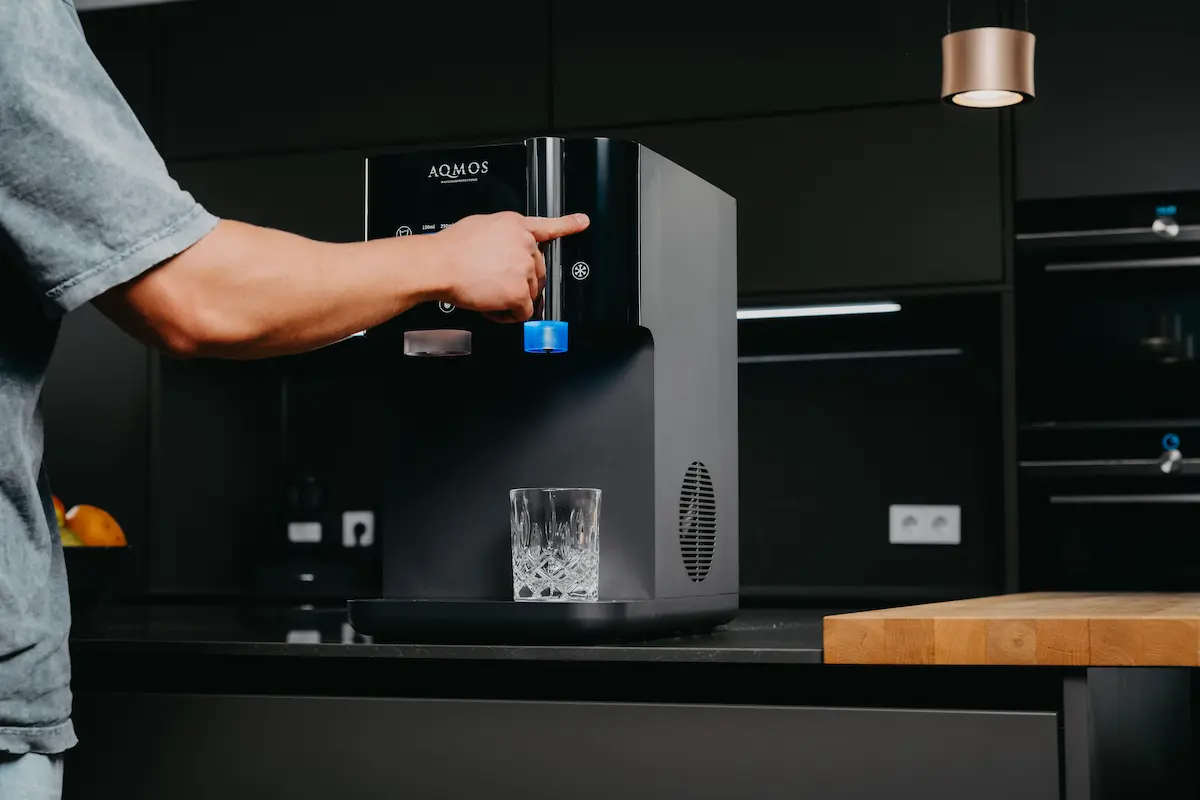 Kreative Fotografie AQMOS Wasseraufbereitung | Kampagnenshooting – Detailansicht