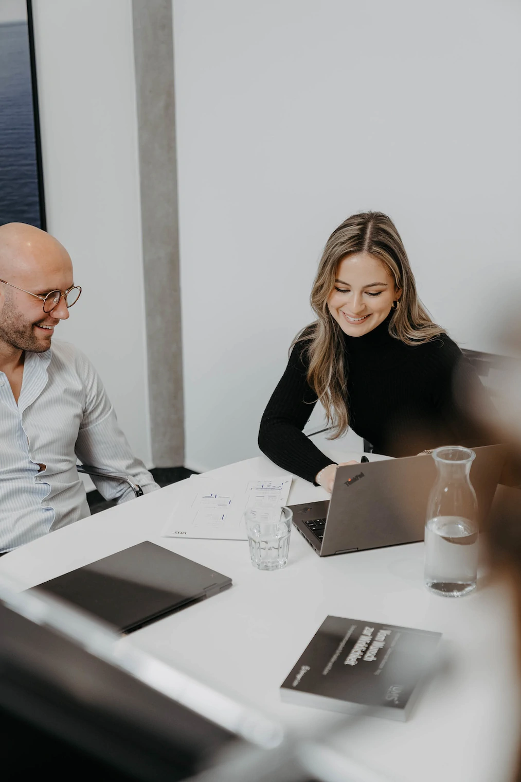 Professionelles Unternehmensfotografie B2B & Consulting – Kreativkonzept Klein & Rose