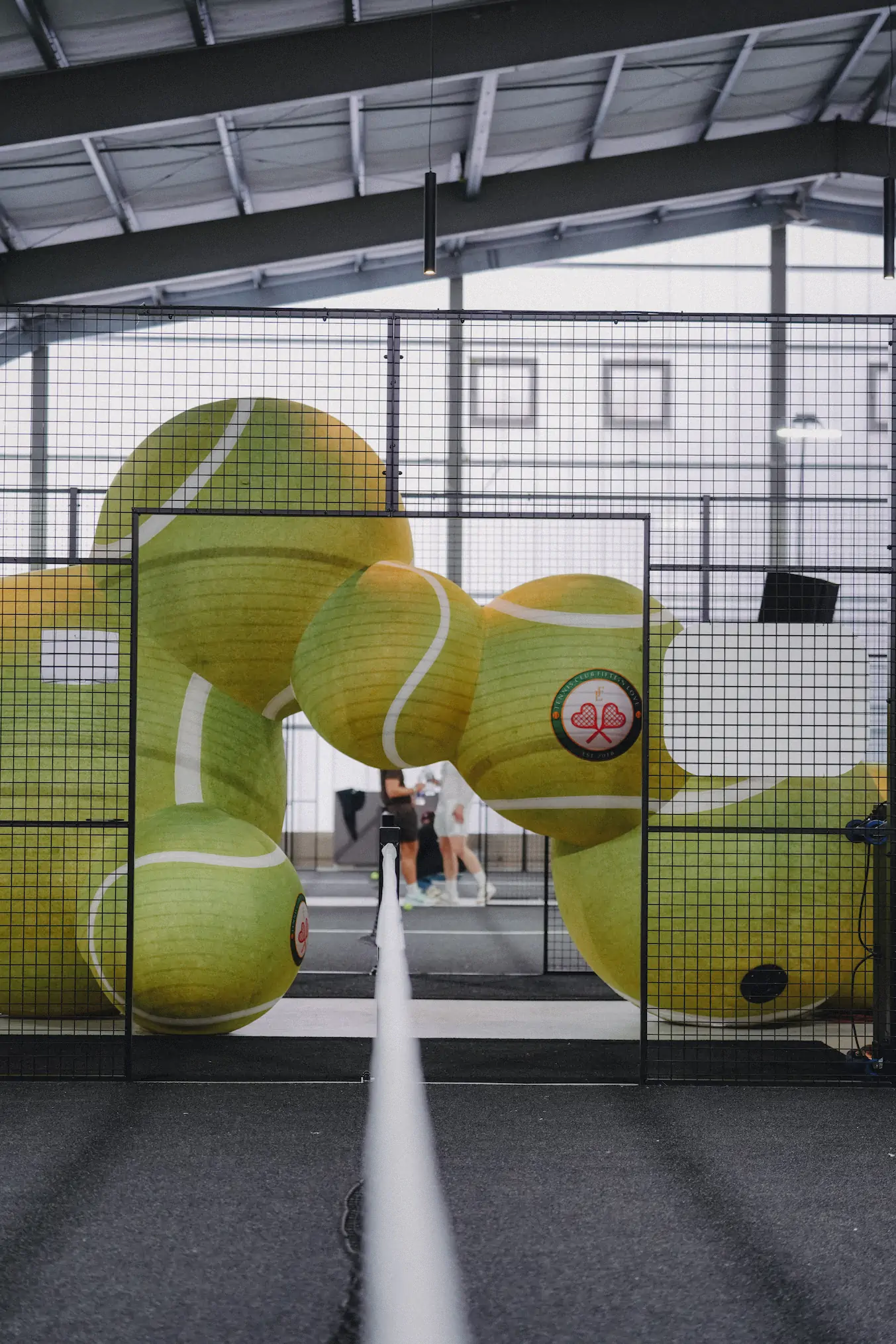 Padel-Ball auf dem Court - Padel Parranda Event Koeln