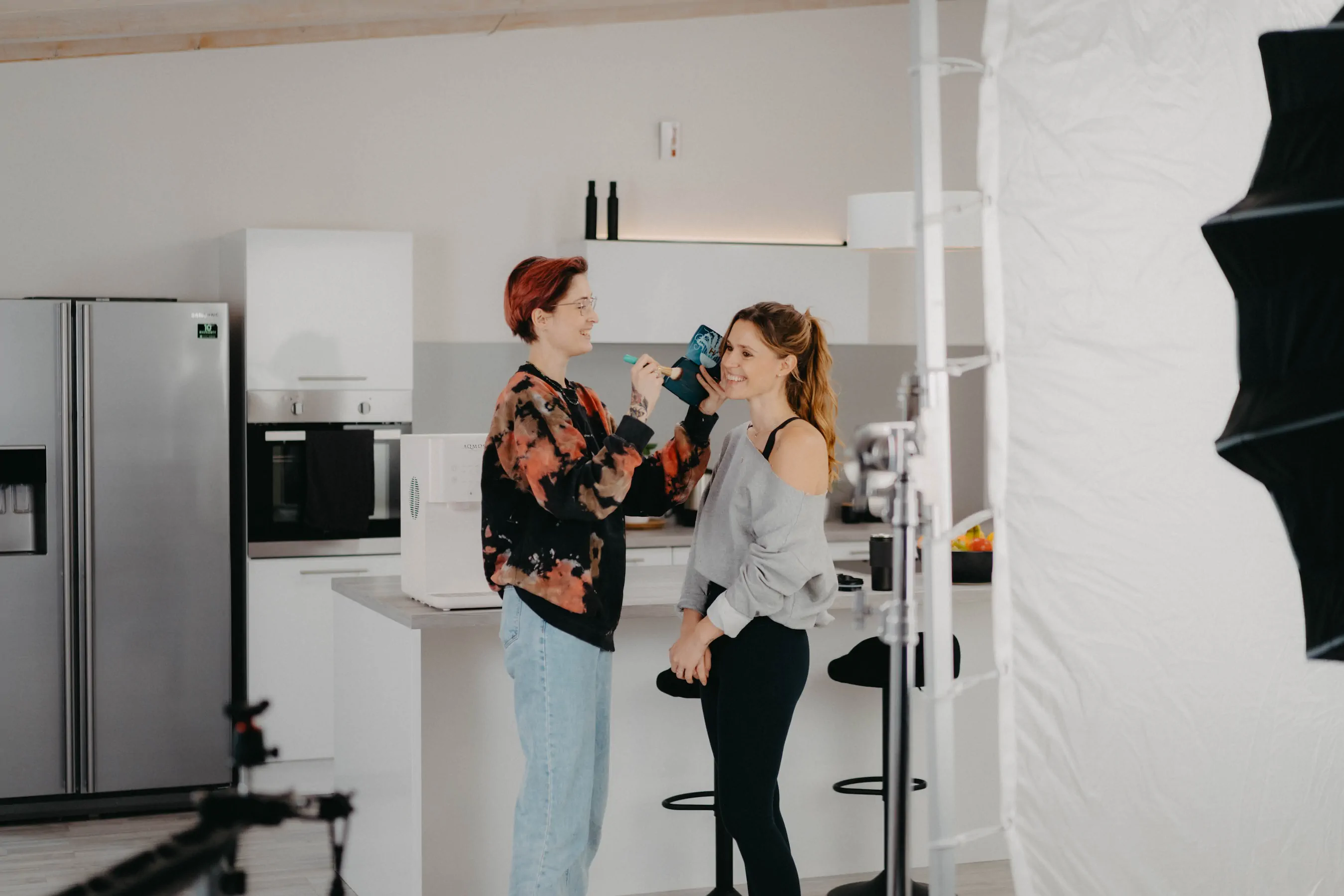 AQMOS GmbH Behind the Scenes - Produktfotografie