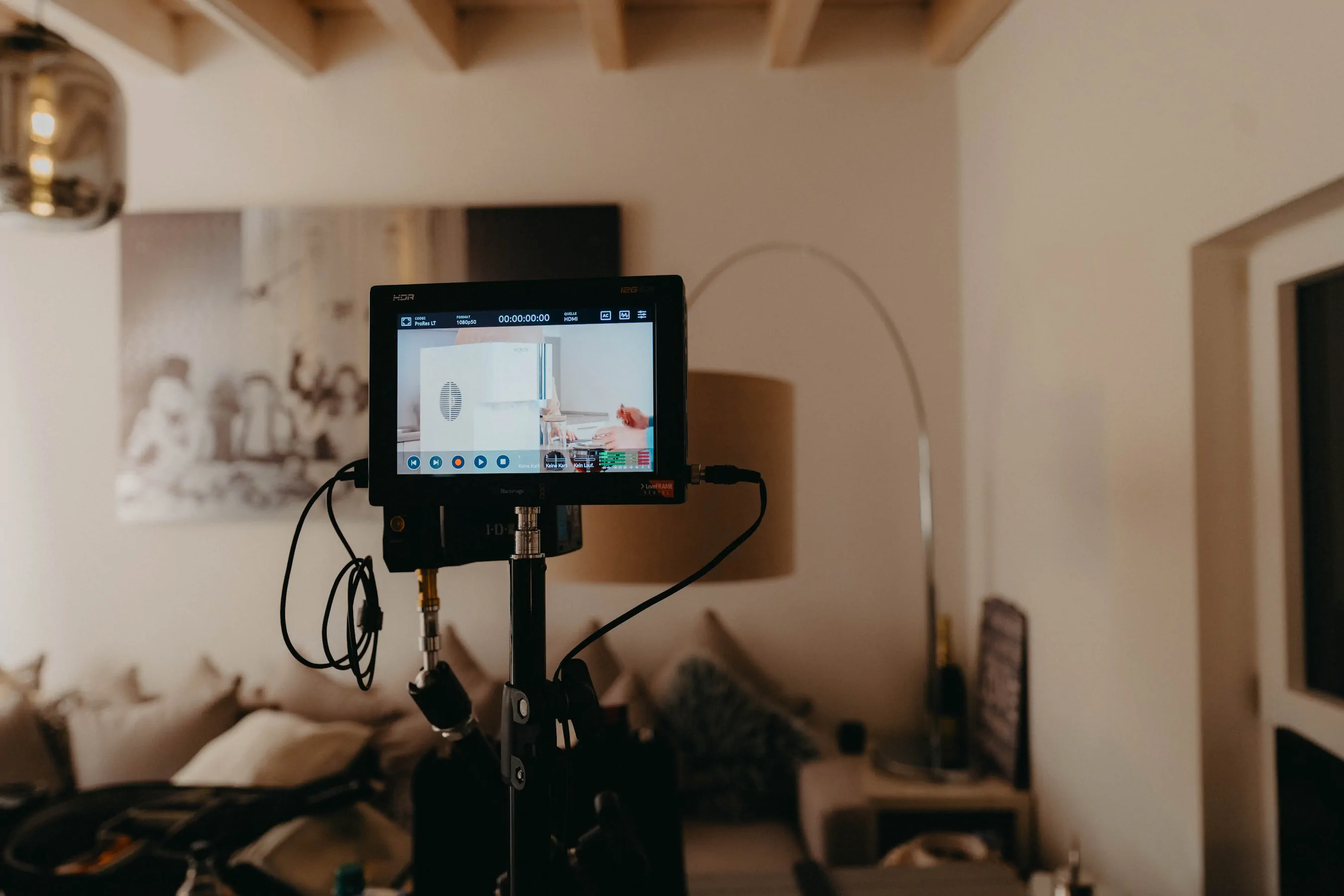 AQMOS GmbH Behind the Scenes - Regieanweisungen