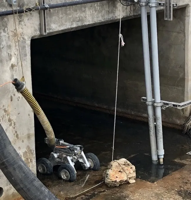 Remote controlled crawler outside a tunnel