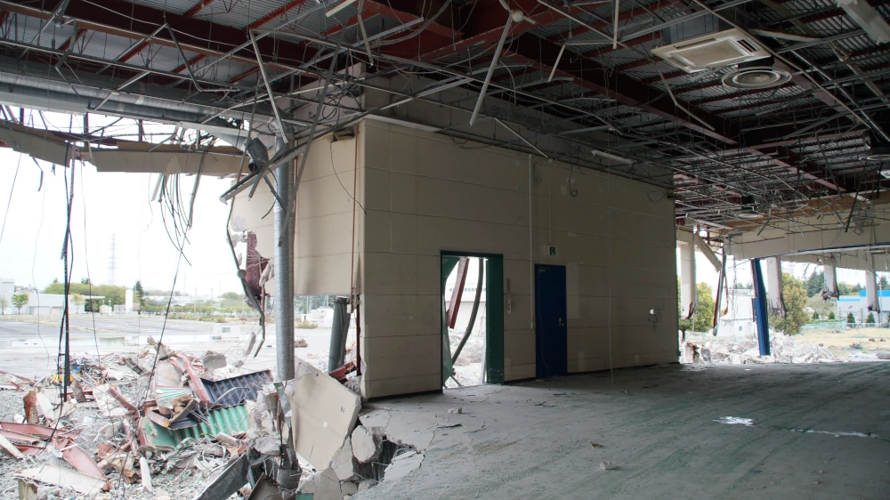 Earthquakes Damage Aboveground Utilities and Structures
