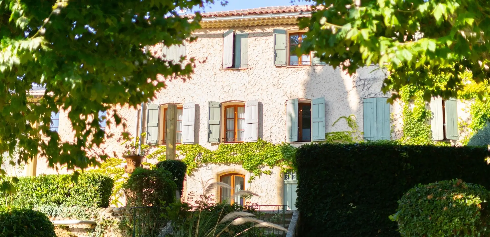 La bastide provençale et ses jardins