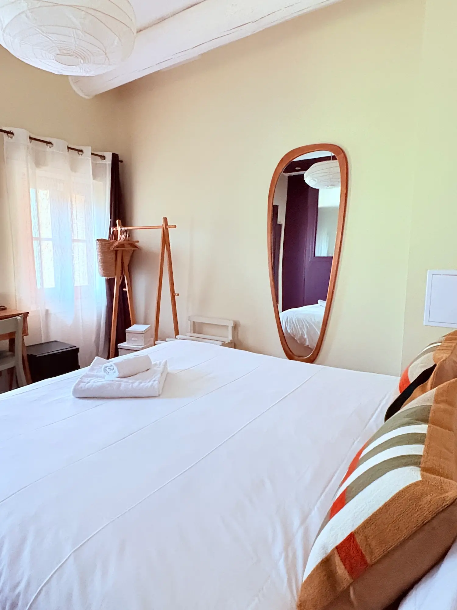 Chambre domaine, literie confortable pour week end romantique Aix en provence