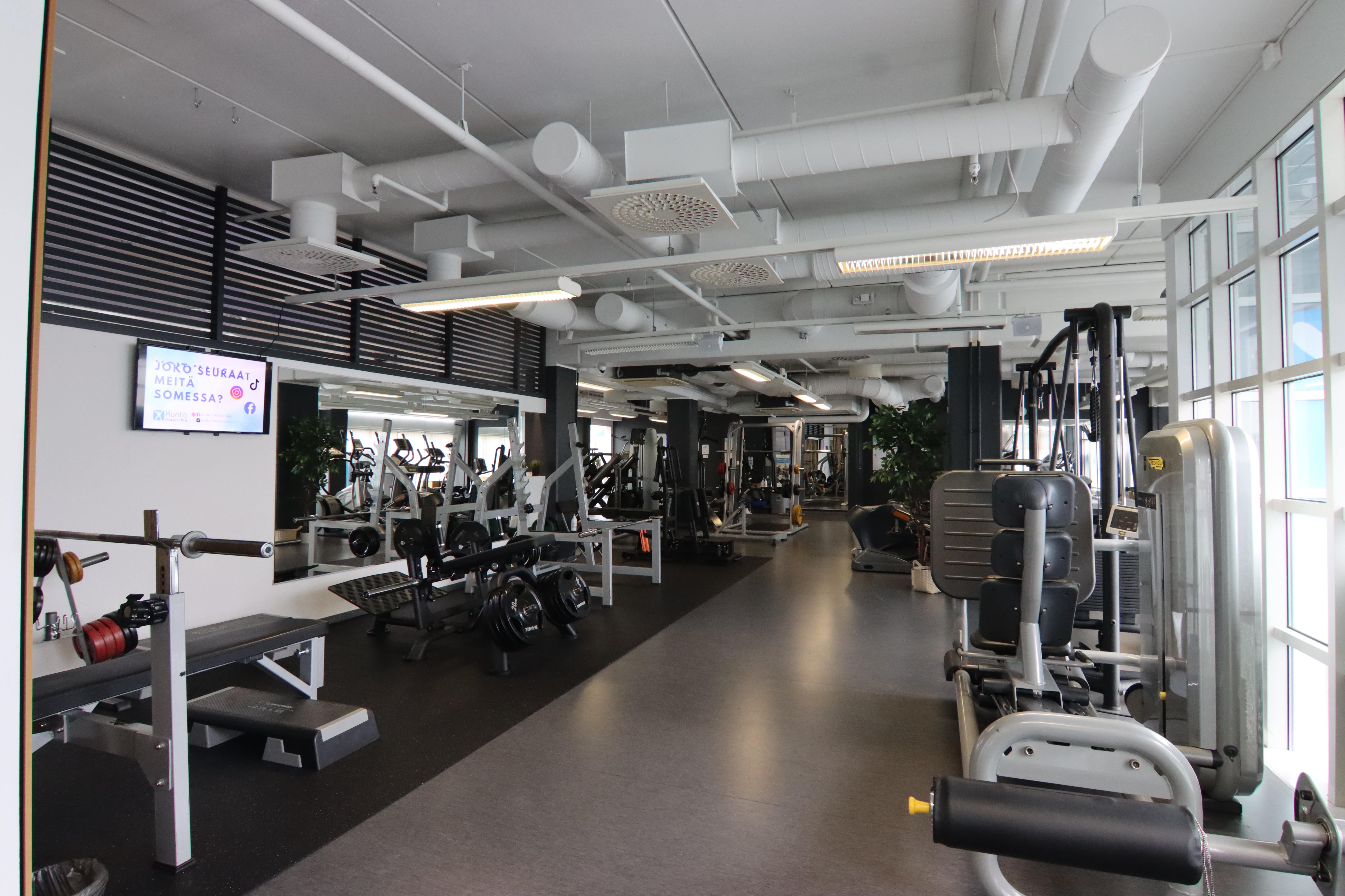 Take a break in our cozy café, where you can enjoy delicious coffee and snacks. The relaxation area is perfect for unwinding and socializing with friends.