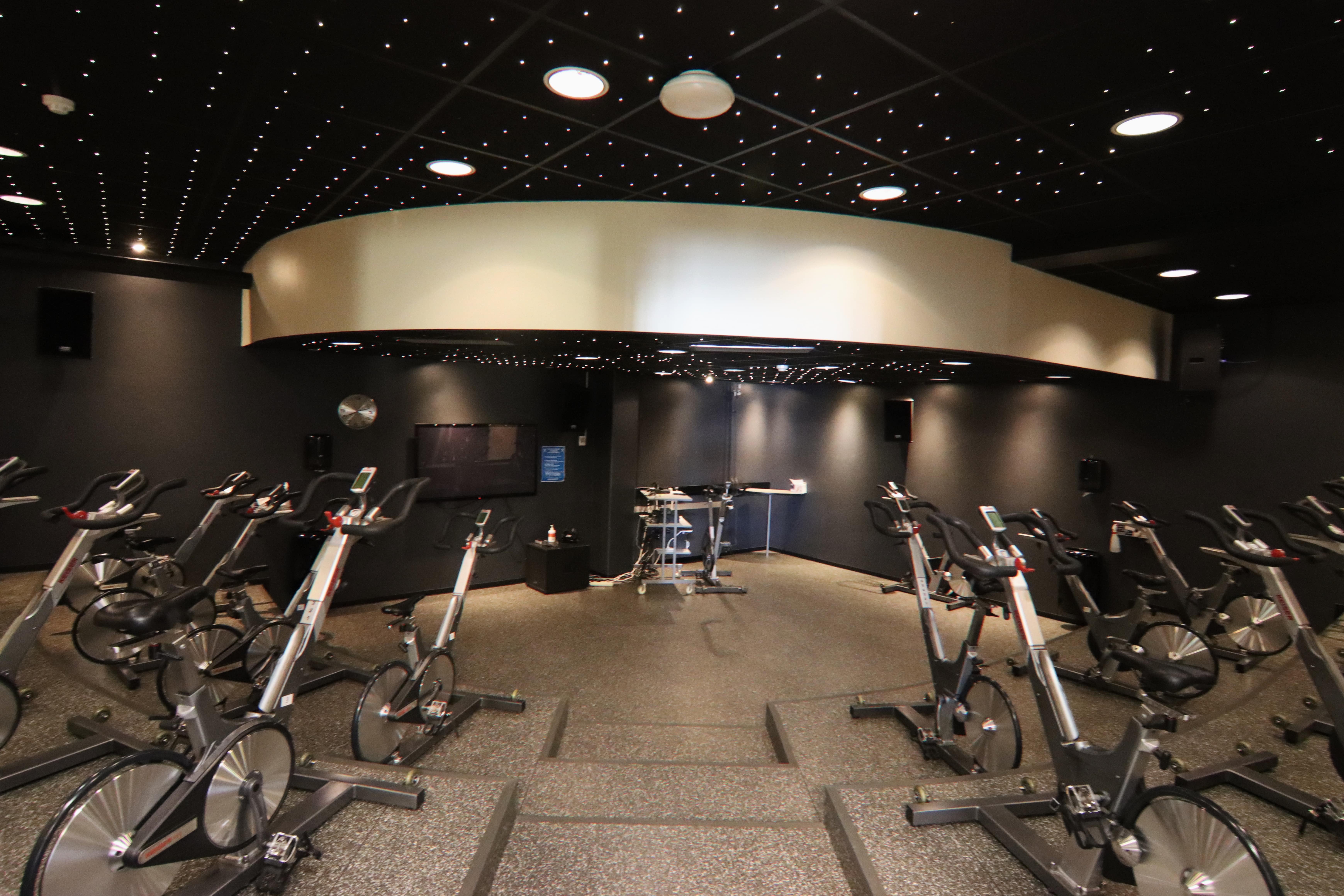 Feel the adrenaline rush with Seppälä Kuva's dynamic sports photography, capturing the thrill of the game.