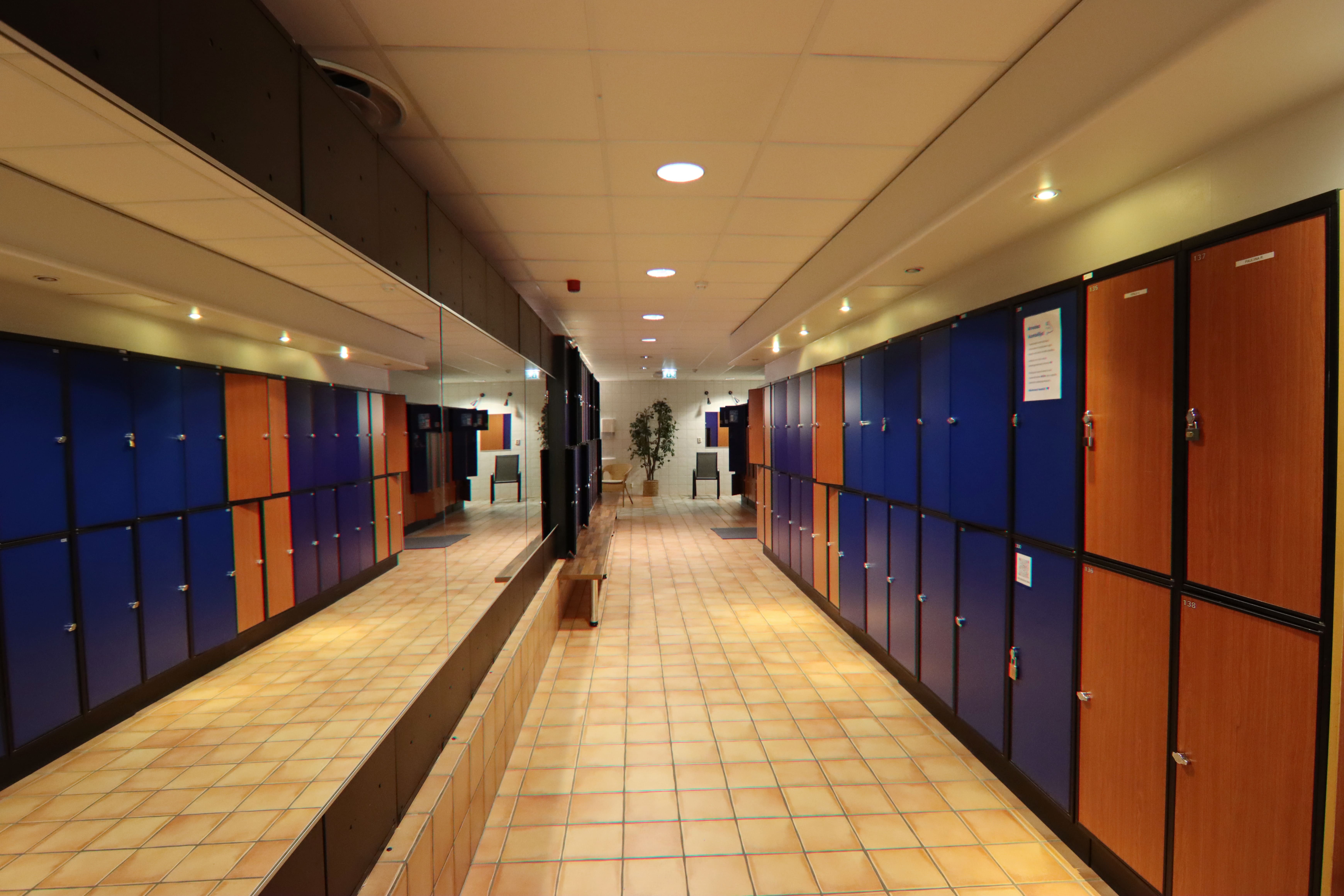 Experience the adrenaline of sports through Seppälä Kuva's photography, capturing the intensity and excitement of every moment.