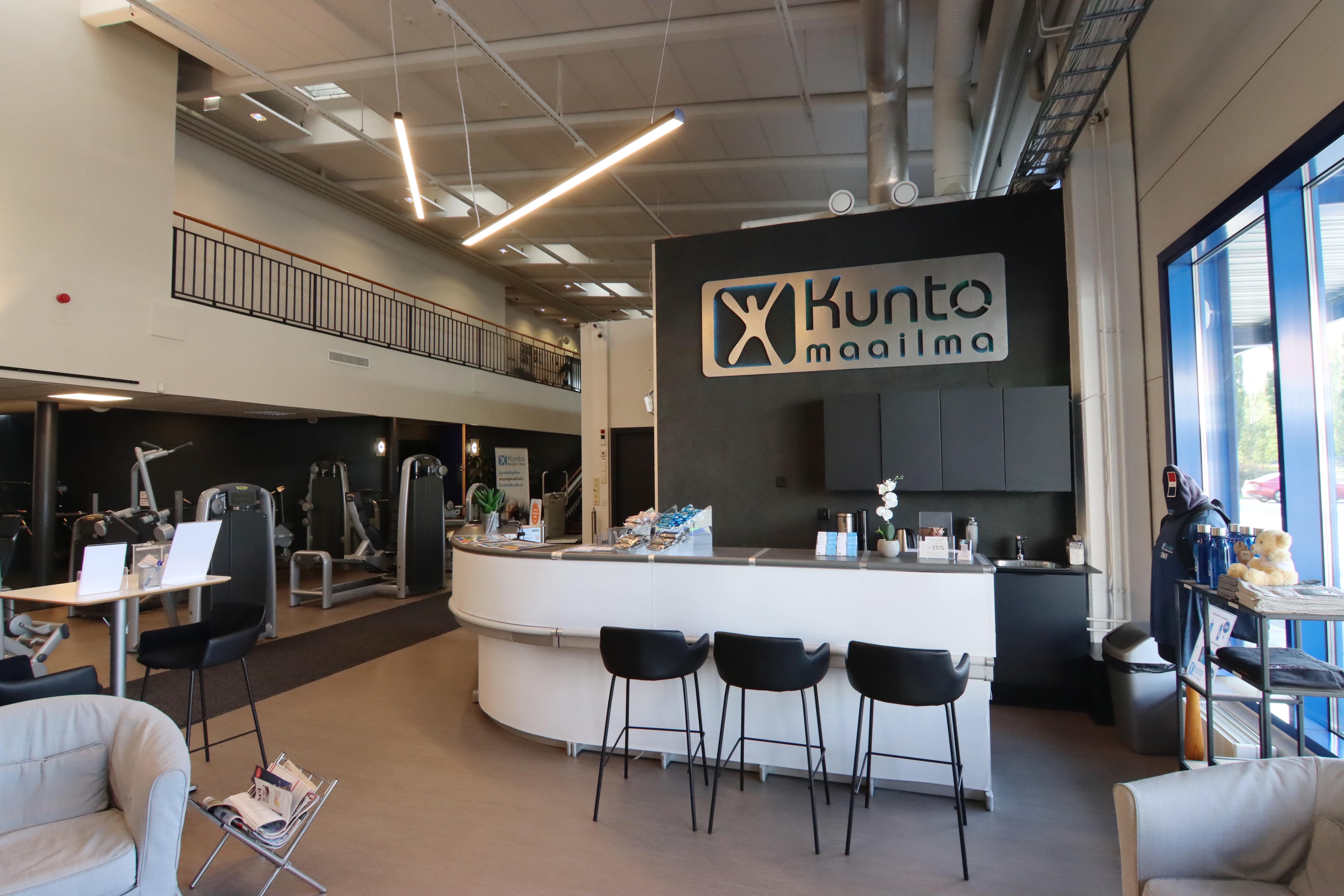 Relive special occasions with Seppälä Kuva's event photography, where every moment is captured with precision and care.