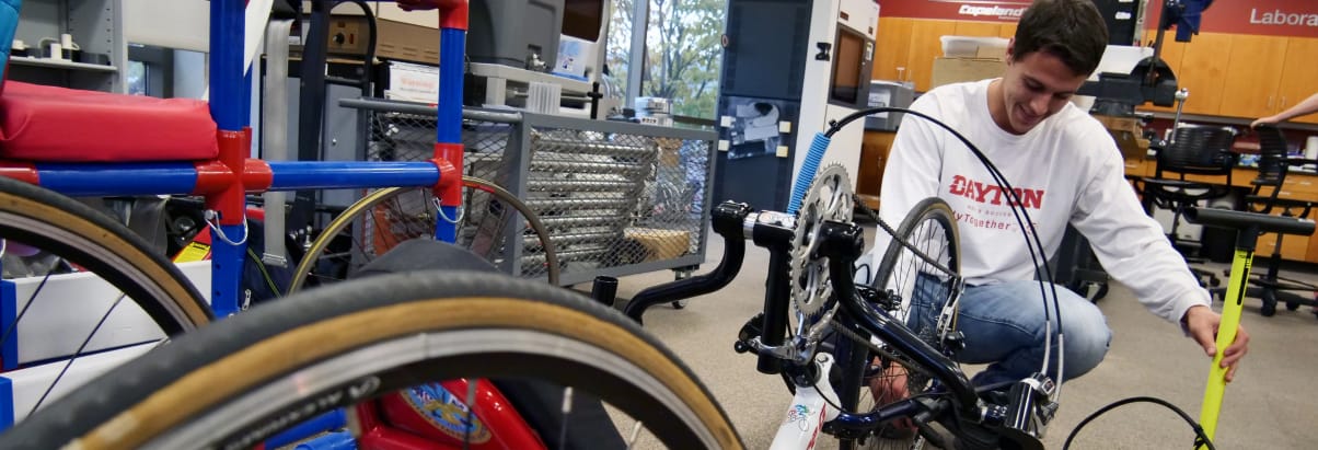 Students assembling a project