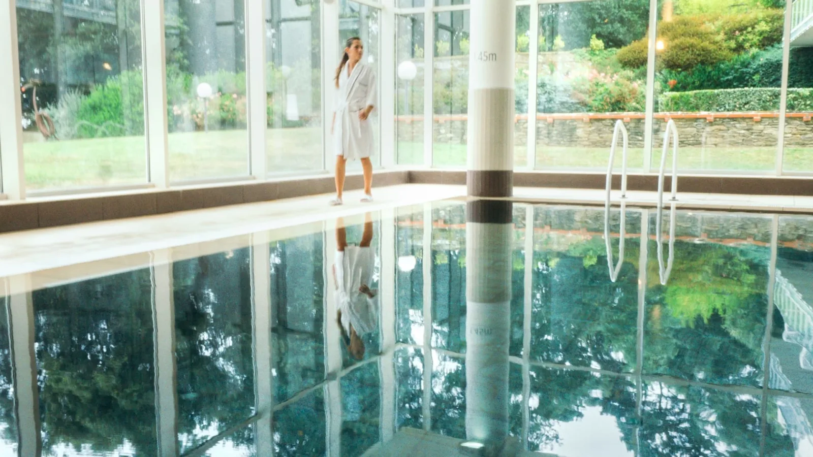 Piscine d'eau de mer de l'Alliance Pornic face à l'océan