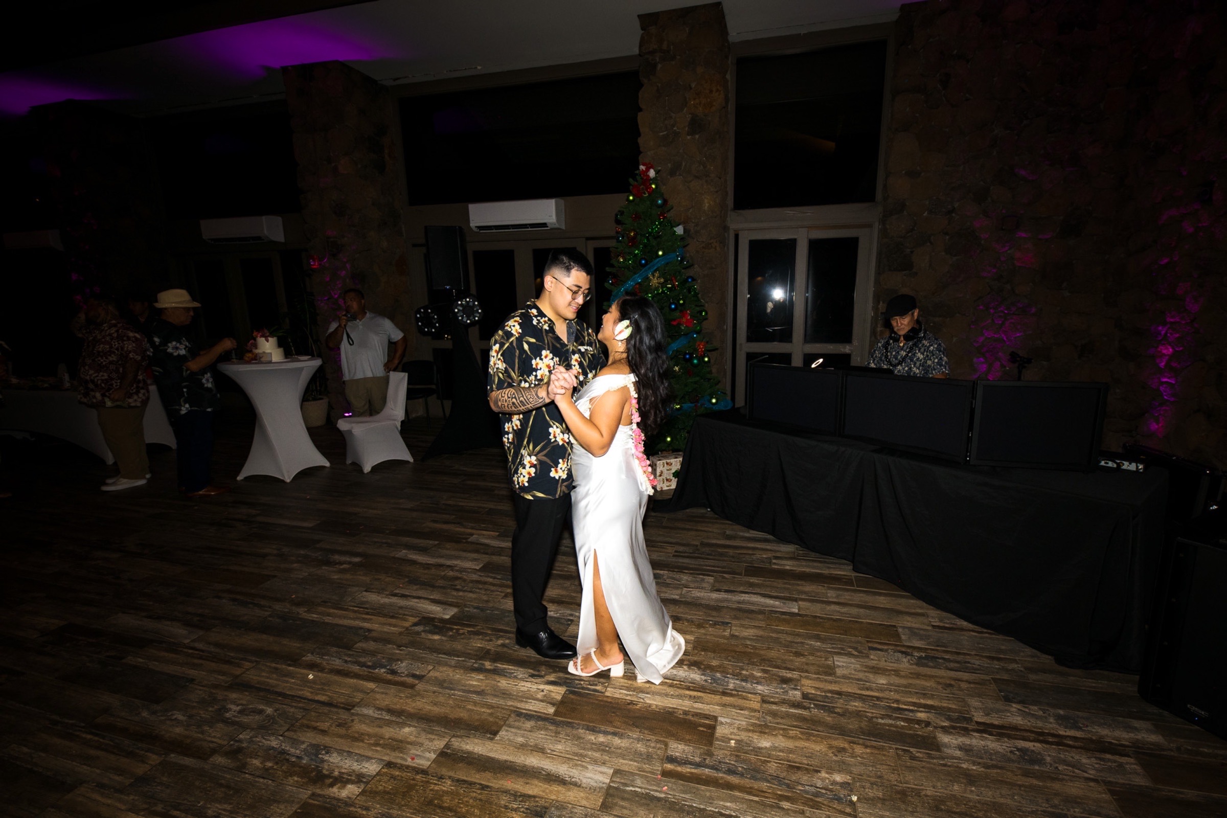 kauai wedding photographer first dance