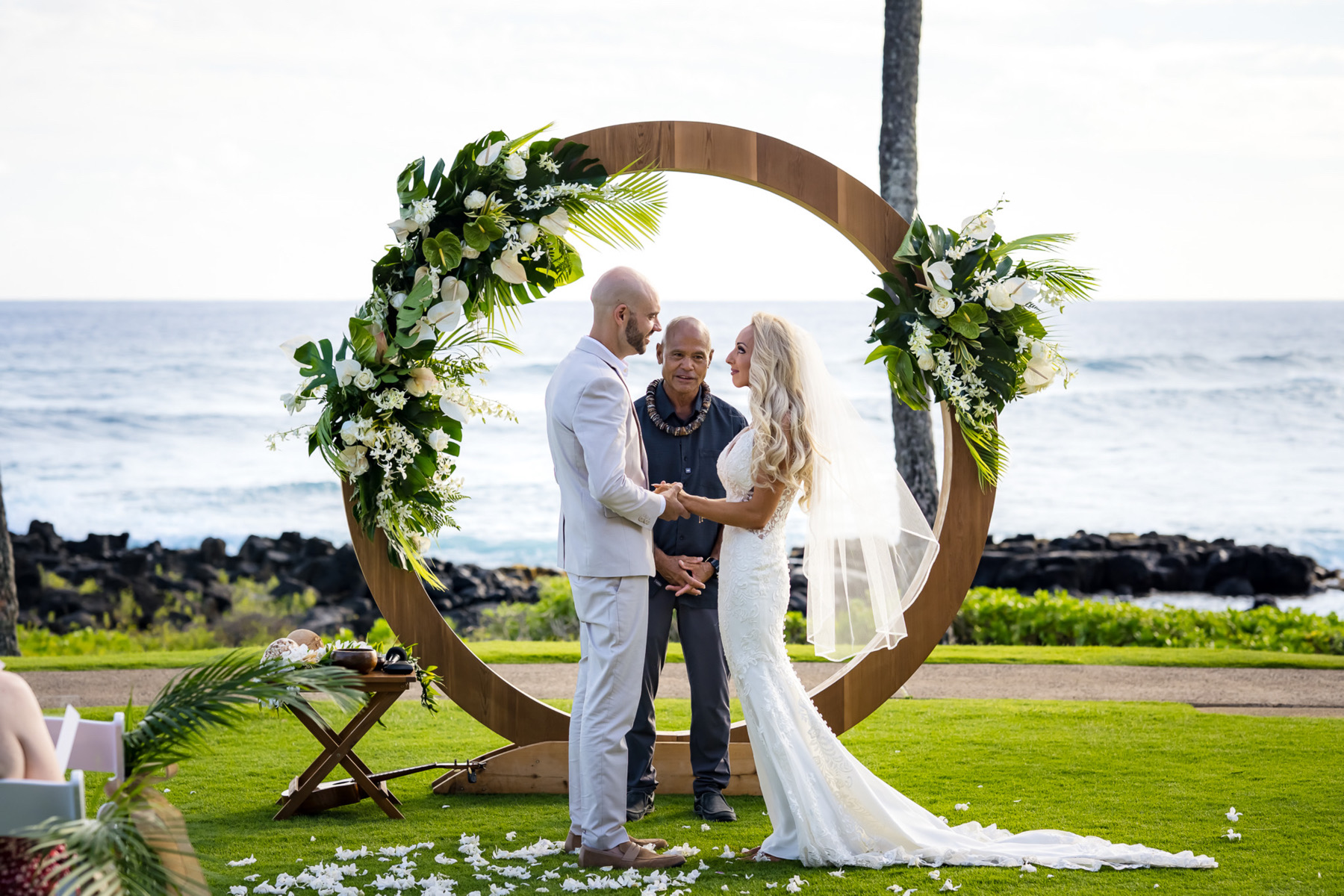 kauai wedding photographer getting married on kauai