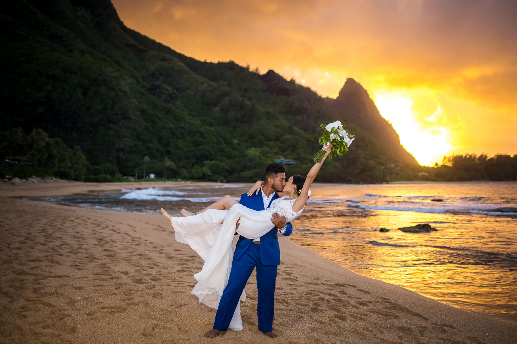 sunset beach wedding on kauai