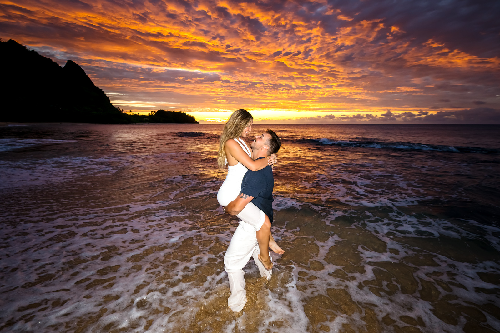 tunnels beach kauai sunset wedding photos