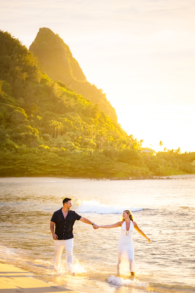 tunnels beach wedding photos kauai