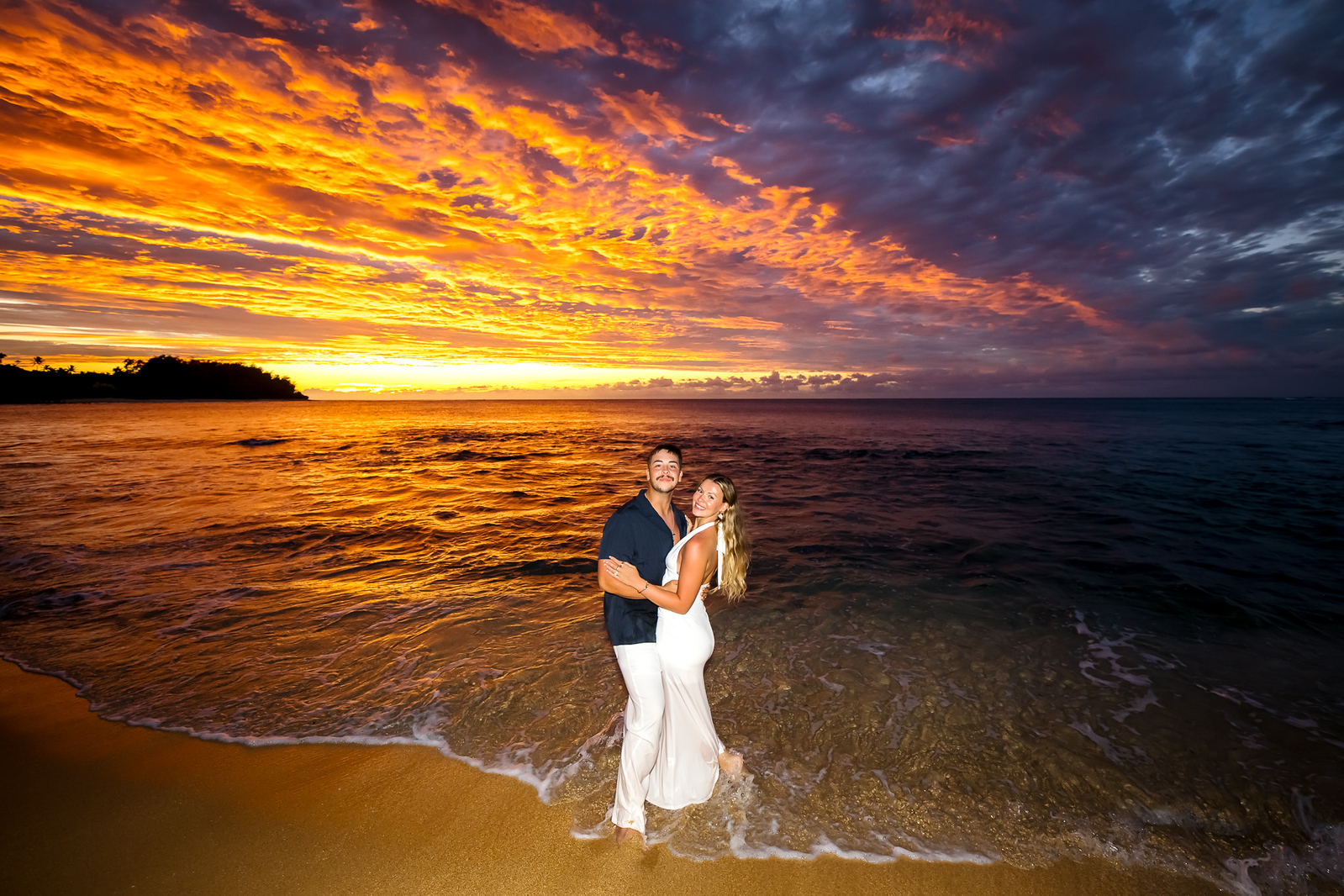 tunnels beach sunset wedding photos