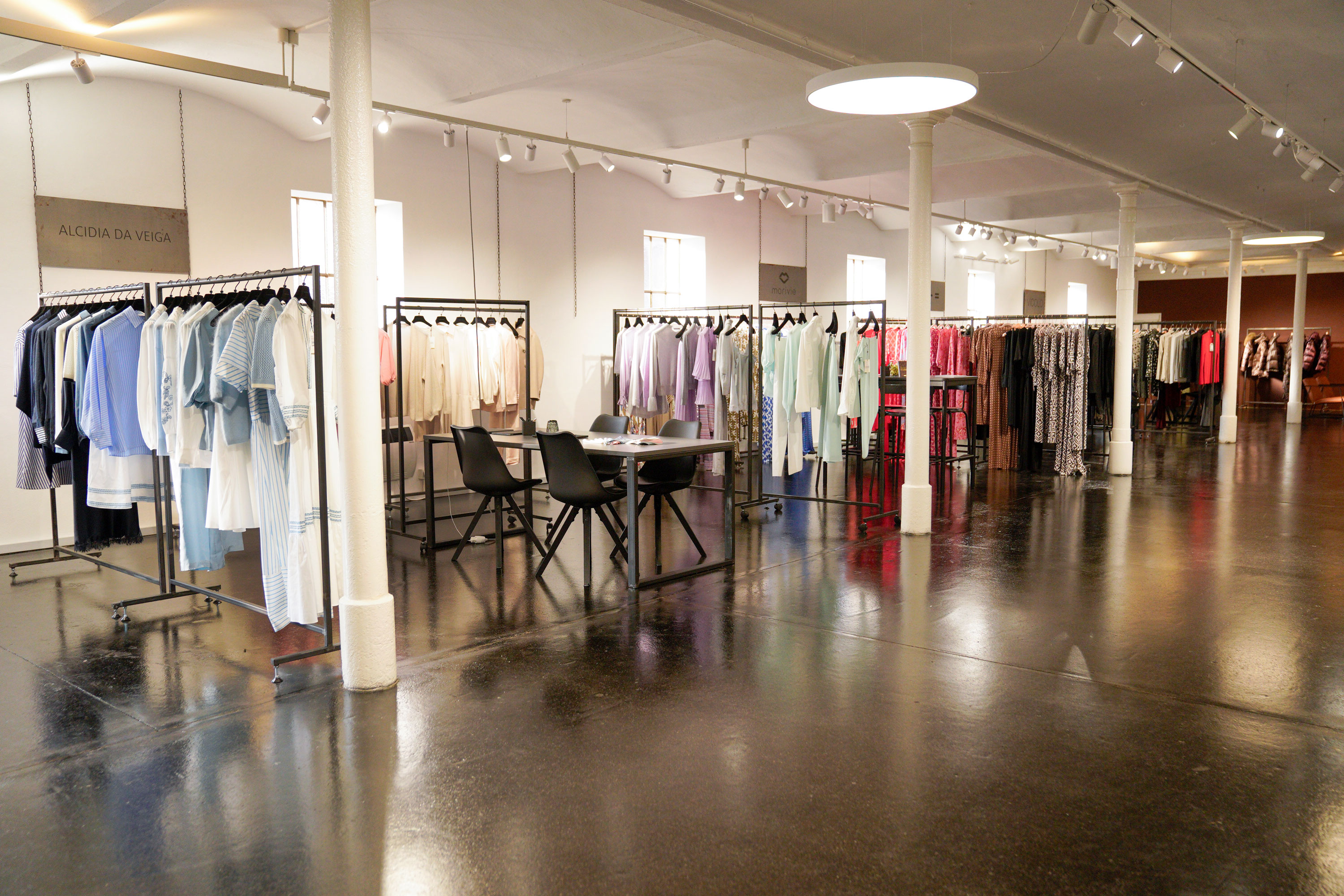 SHOWROOM