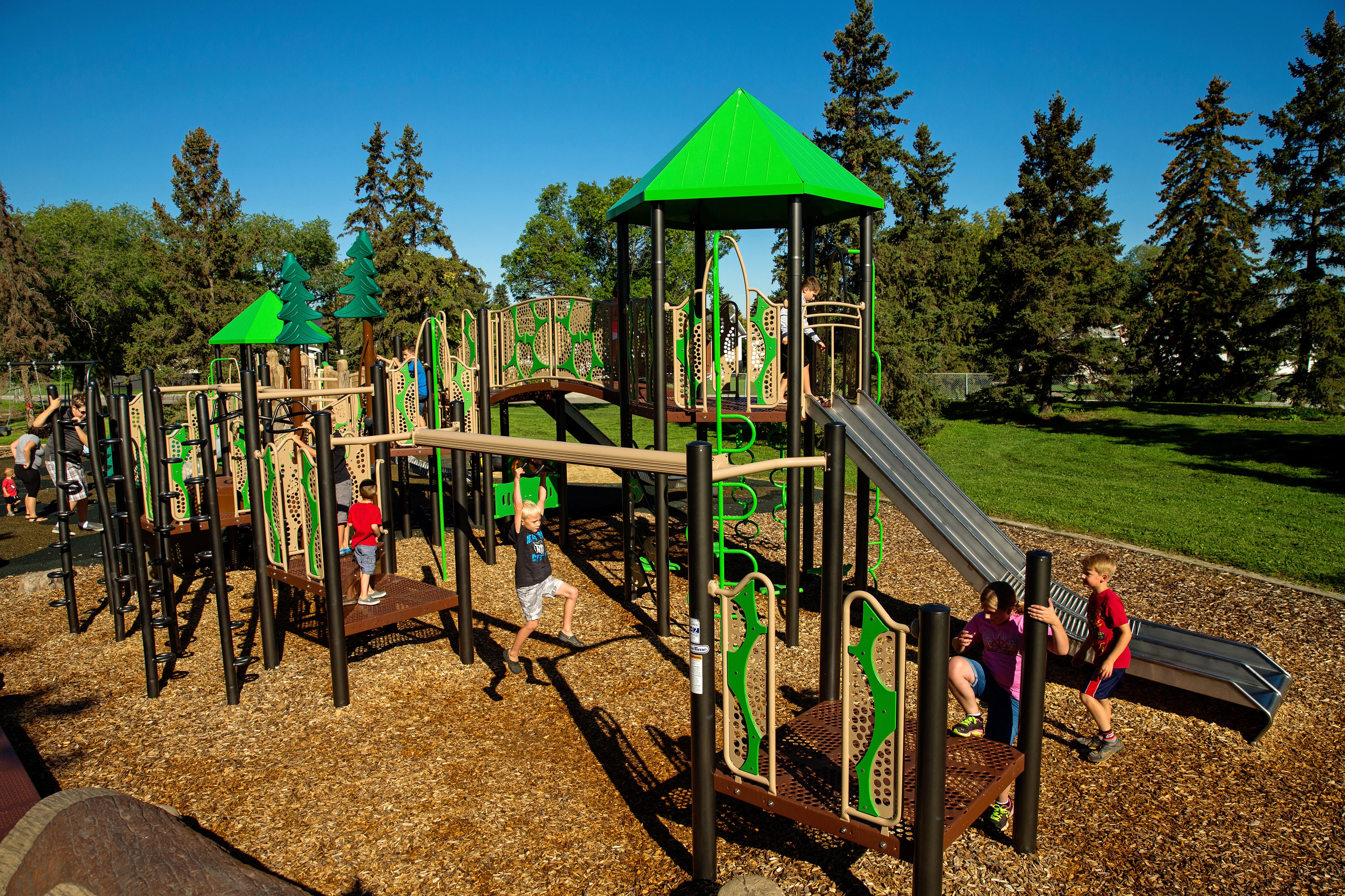 Lendrum "Honey Bee" Themed Park playground equipment in Edmonton, AB featuring modern playground design
