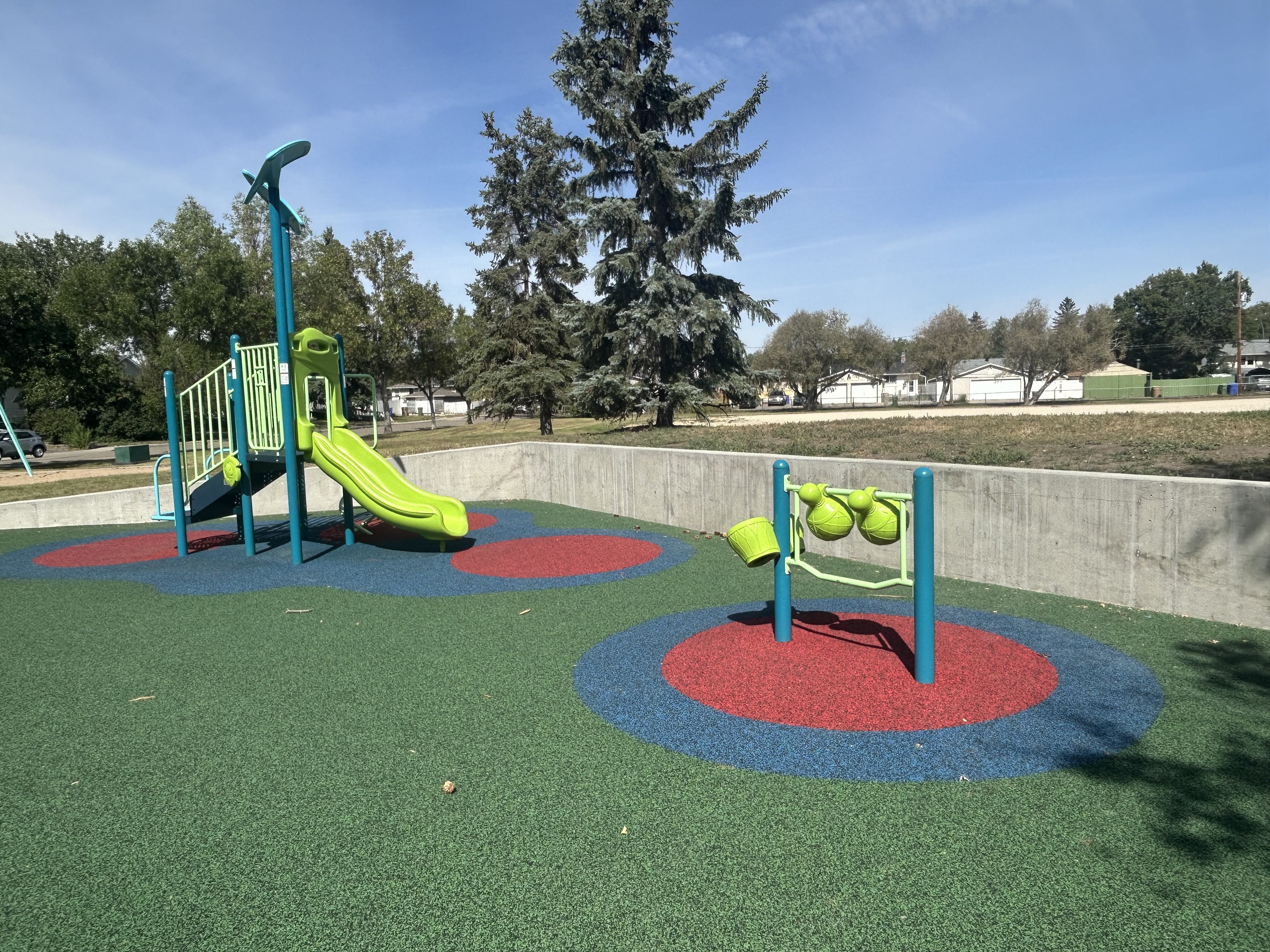 Benson Park (Regina, SK) playground equipment and play area