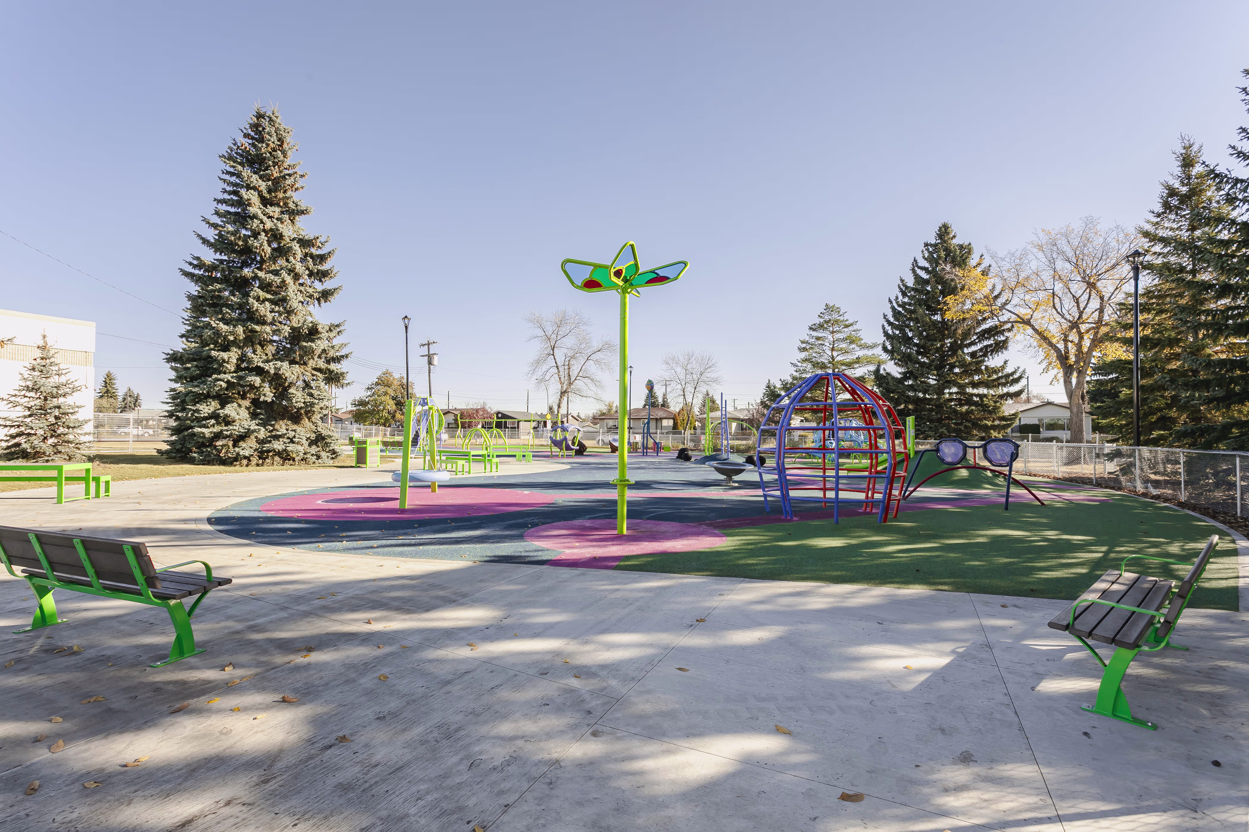 Balwin Pineapple Park (Edmonton, AB) in Edmonton, AB - playground detail and design features