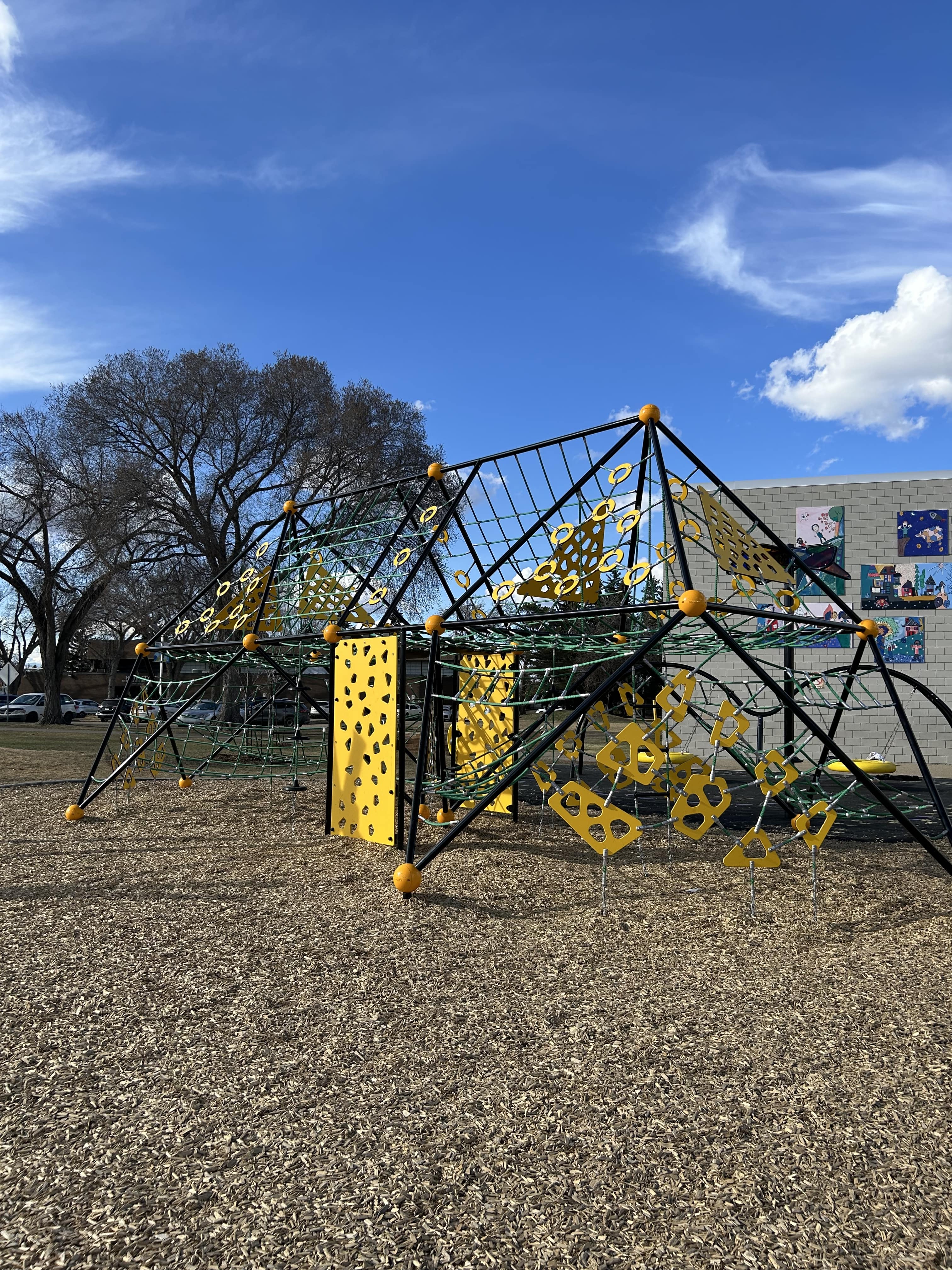 Hardisty School (Edmonton, AB) playground in Edmonton, AB - natural playground features