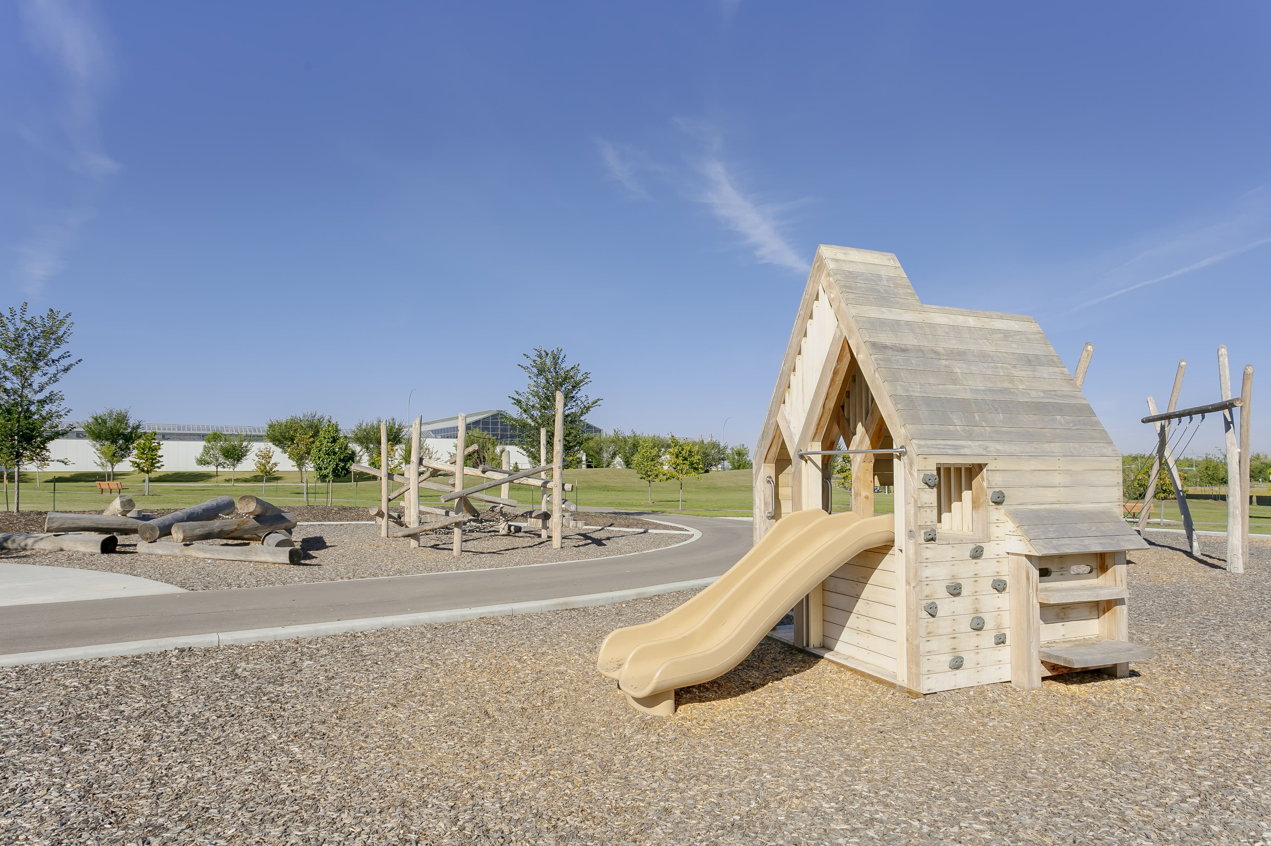 Rondeau Park playground in Edmonton, AB - playground climbing structures